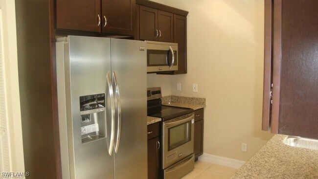 Building Photo - 5240 Cherry Wood Dr