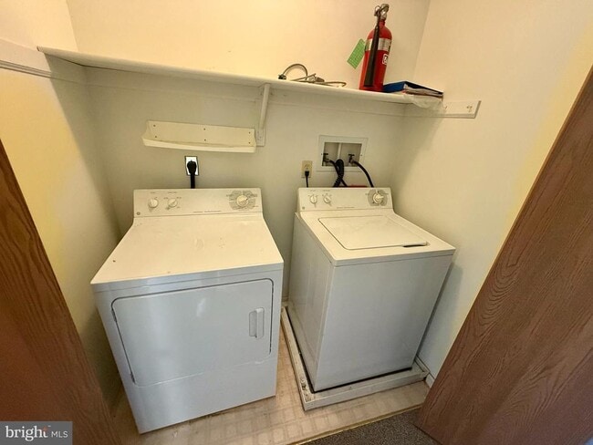 Building Photo - 101 Washington St