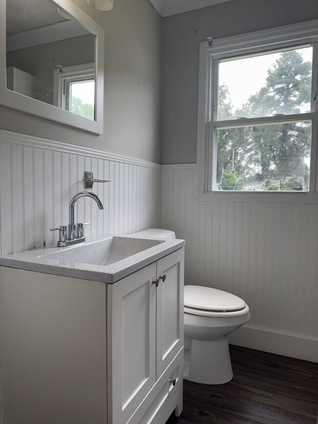 Building Photo - 3 bedroom Home- SECTION 8 ACCEPTED