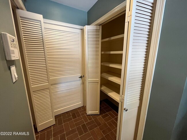 Building Photo - 403 Briargate Cir