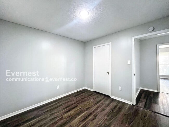 Building Photo - 6410 Jamestown Dr