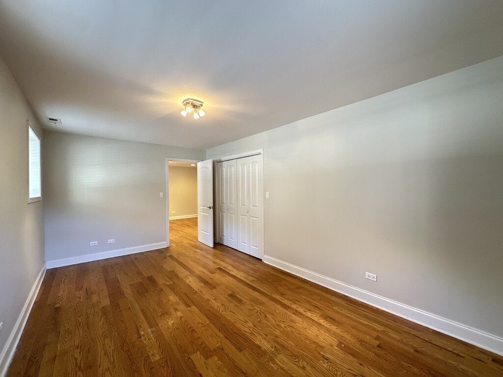 Building Photo - 1116 E 46th St