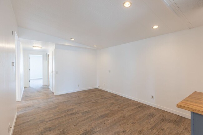 Building Photo - 2818 N Joel Rd