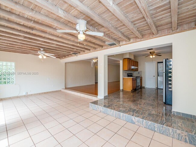 Building Photo - 9441 Byron Ave