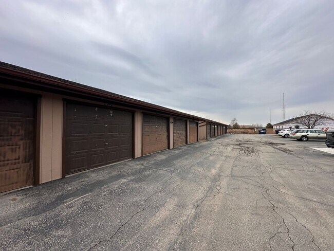 Building Photo - Recently Renovated 1 Bedroom 1 Bath Lower Apartment W/Garage!