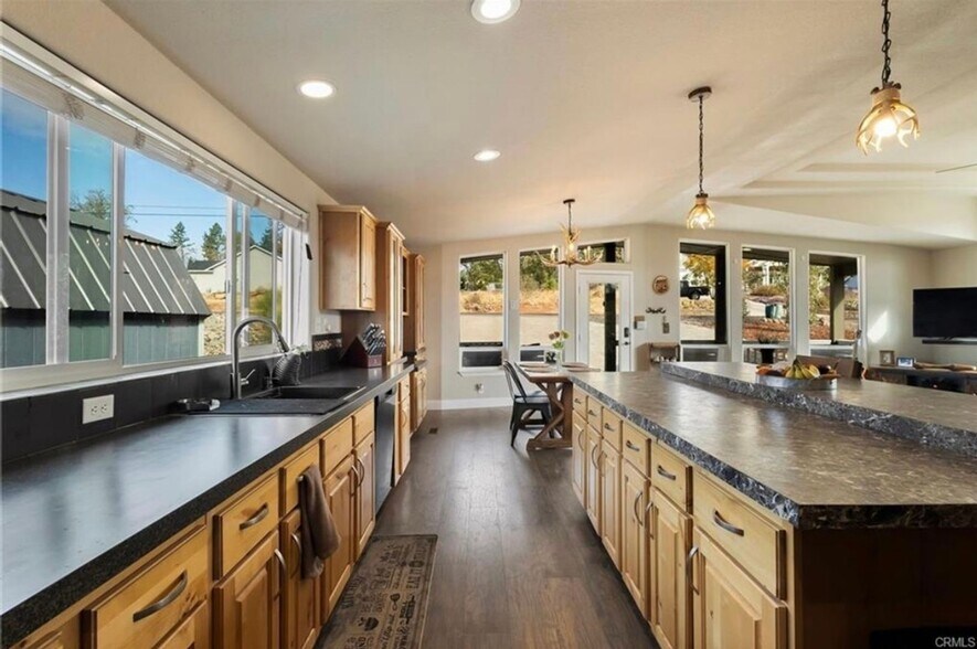 Building Photo - 918 Deer Creek Ln