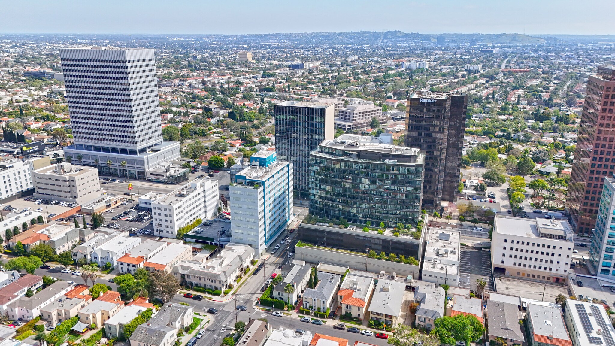 Building Photo - 657 S La Jolla Ave