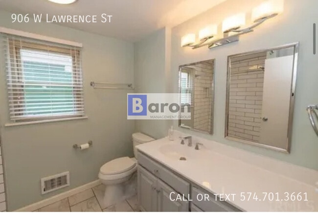 Building Photo - 906 W Lawrence St