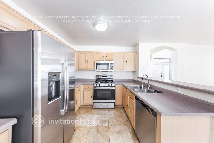 Building Photo - 7111 N 77th Dr