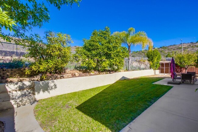 Building Photo - Single Level Poway Home on a Corner Lot