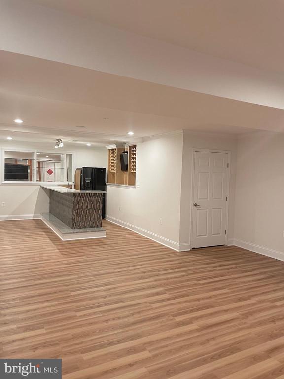 Building Photo - 9309 Main St