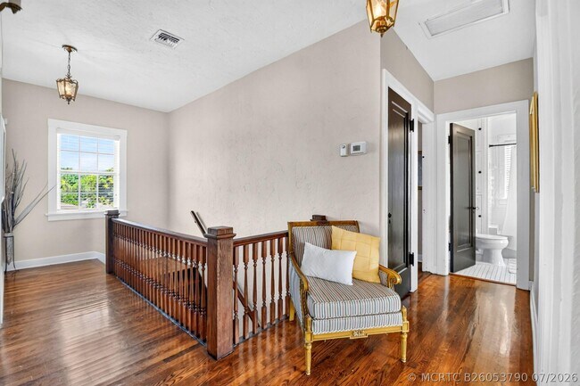 Building Photo - 227 Foresteria Dr