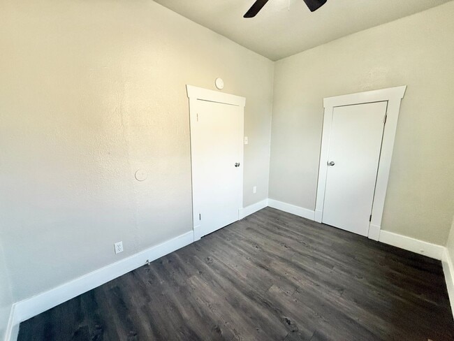 Building Photo - 1036 S Santa Fe Ave