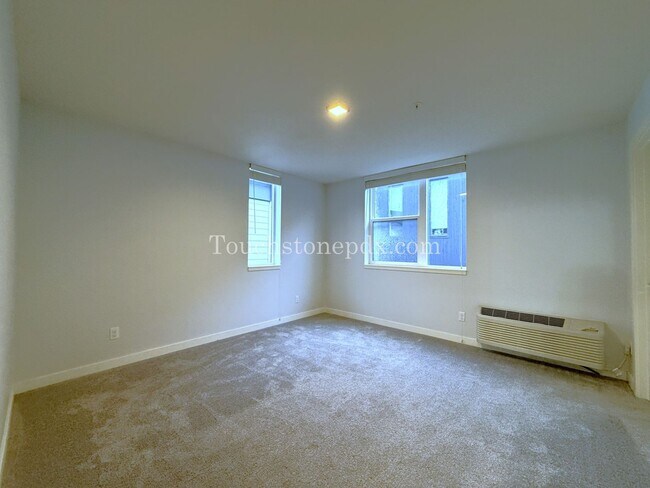 Building Photo - $500 OFF OF RENT! - Contemporary 2 Bedroom, 1.5 Bathroom Apartment, Northeast Portland