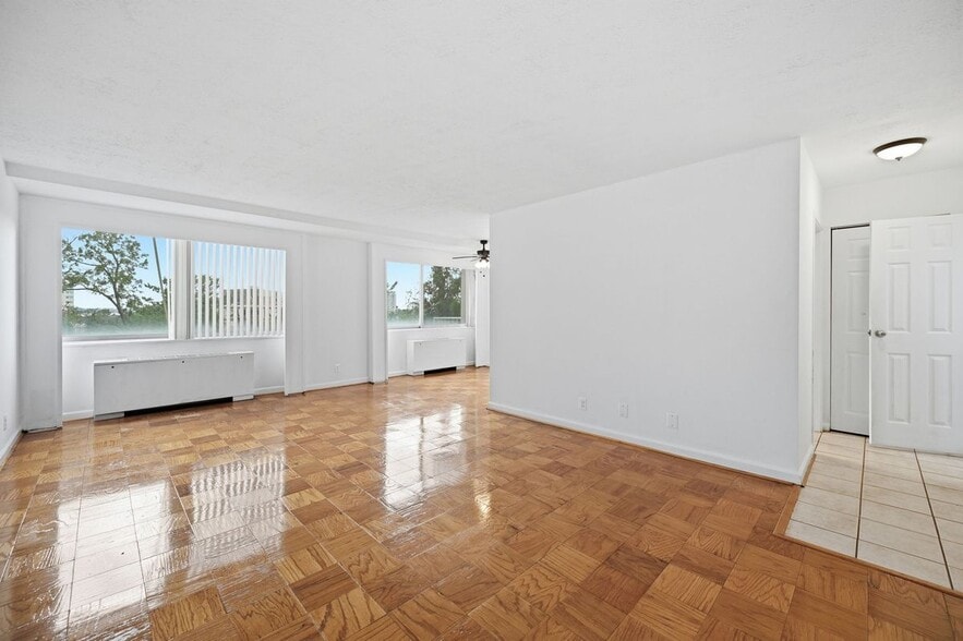 Building Photo - 301 N Beauregard St