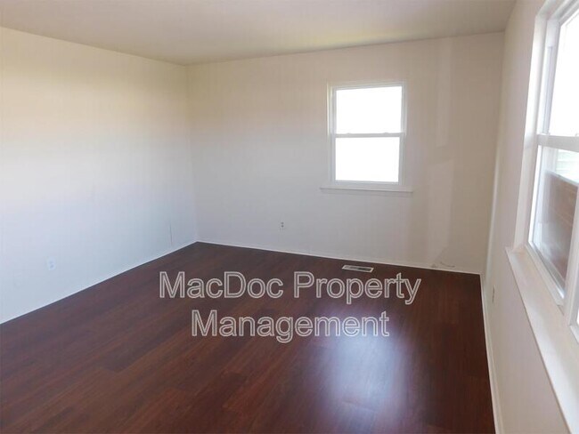 Building Photo - 619 Anvil Rd