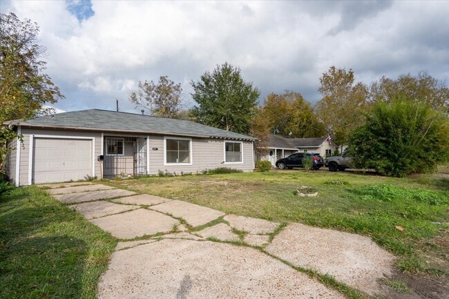 Building Photo - 5851 Southtown St