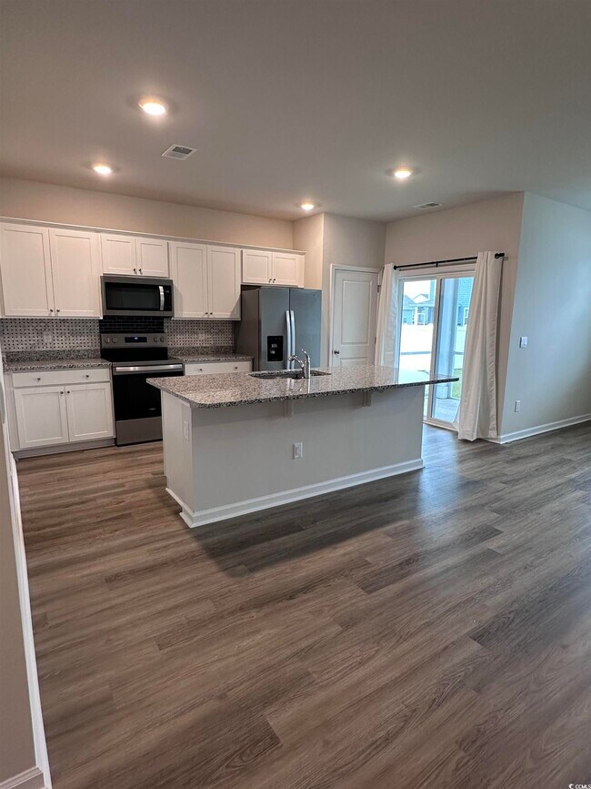 Building Photo - 5175 Yellowstone Dr