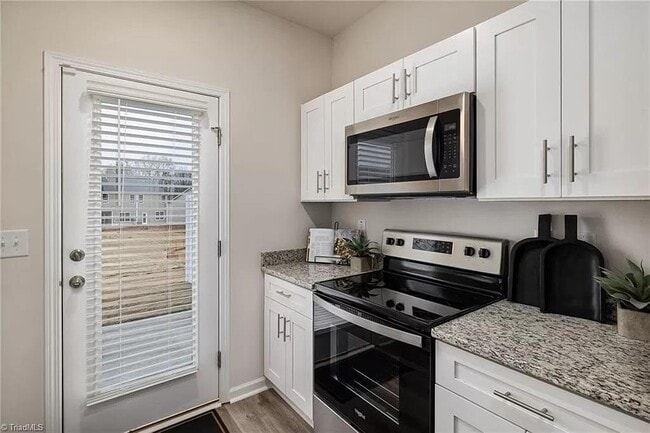 Building Photo - 5641 Carrington Ct