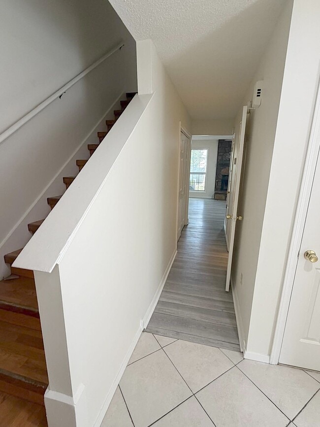 Building Photo - 6968 Wesley Ct