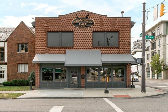 Building Photo - 1000 Urlin Ave