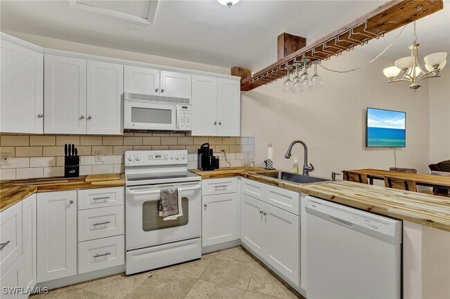 Building Photo - 15514 Crystal Lake Dr