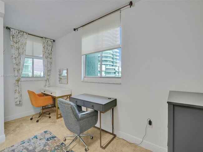 Building Photo - 1250 S Miami Ave