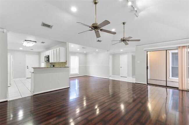 Building Photo - 21302 Park Bend Dr