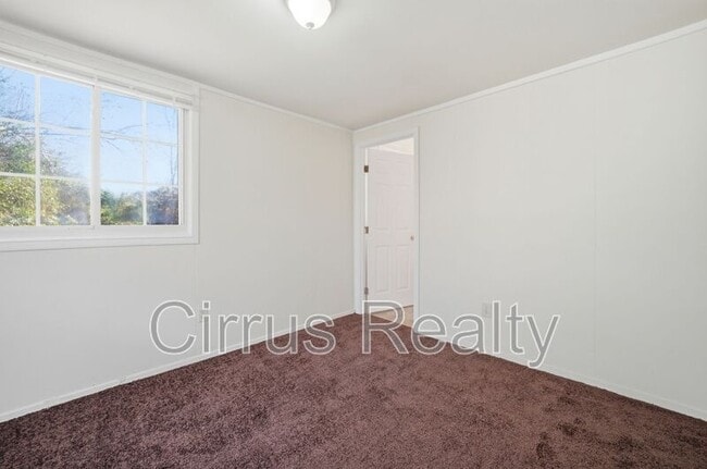 Building Photo - 1924 Zinzer Rd