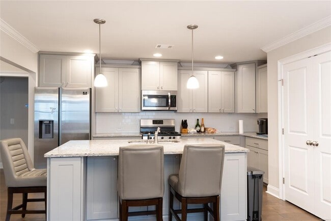 Building Photo - 950 Wheat Ridge Dr