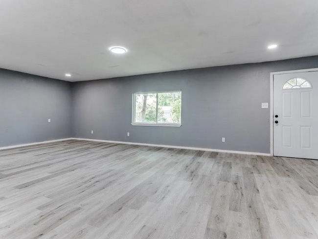 Building Photo - 5539 Co Rd 928
