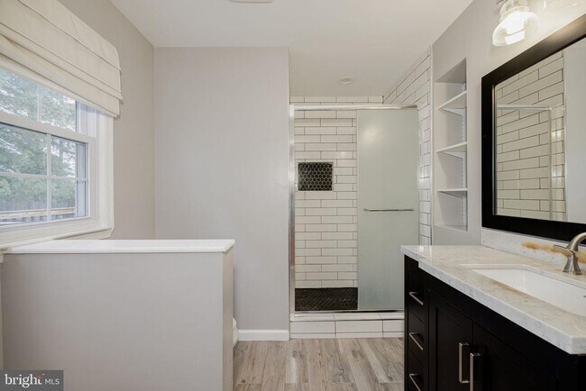 Building Photo - 7710 Green Garland Dr