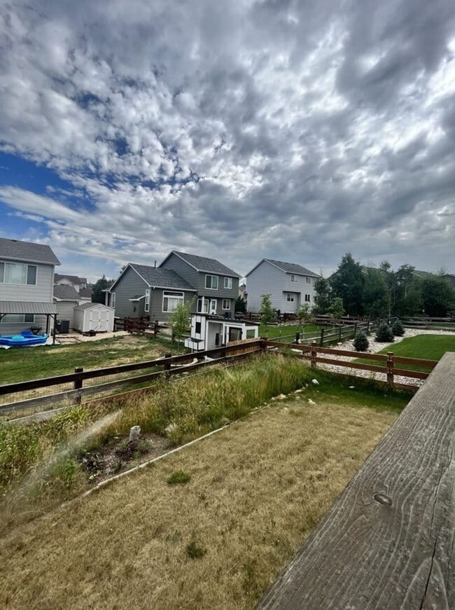 Building Photo - 4 Bed 3.5 Bath