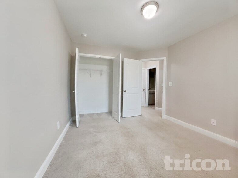 Building Photo - 49 Fish Whistle Ct