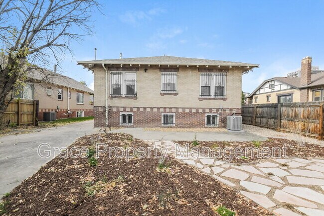 Building Photo - 1442 Perry St