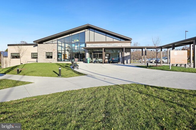 Building Photo - 3210 N Leisure World Blvd