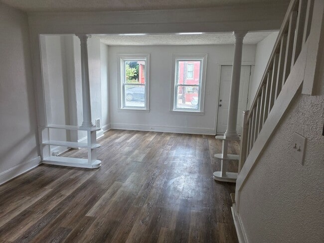 Building Photo - 1312 Lancaster Ave