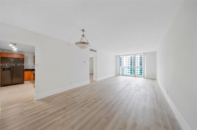 Building Photo - 3000 S Ocean Dr