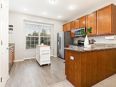 Building Photo - Stylish & Move-In Ready Home in Prime Aurora Location