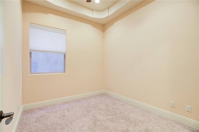 Building Photo - 612 N Juanita Ave