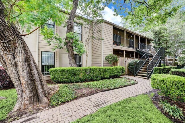 Building Photo - 1100 Augusta Dr