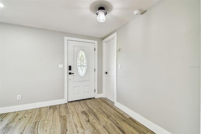 Building Photo - 13909 Berkowitz Ave