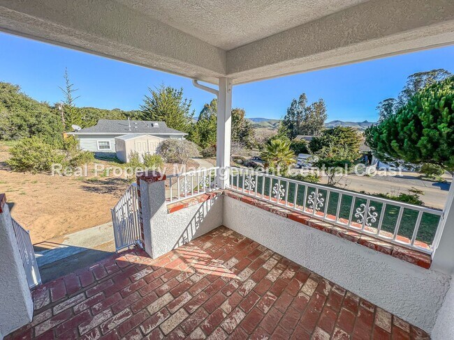 Building Photo - 1790 Martingale Ave