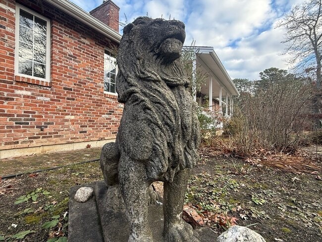 Building Photo - 186 County Rd