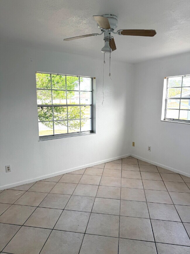 Building Photo - Cute 3 Bedroom, 1.5 Bathroom Home for Rent.