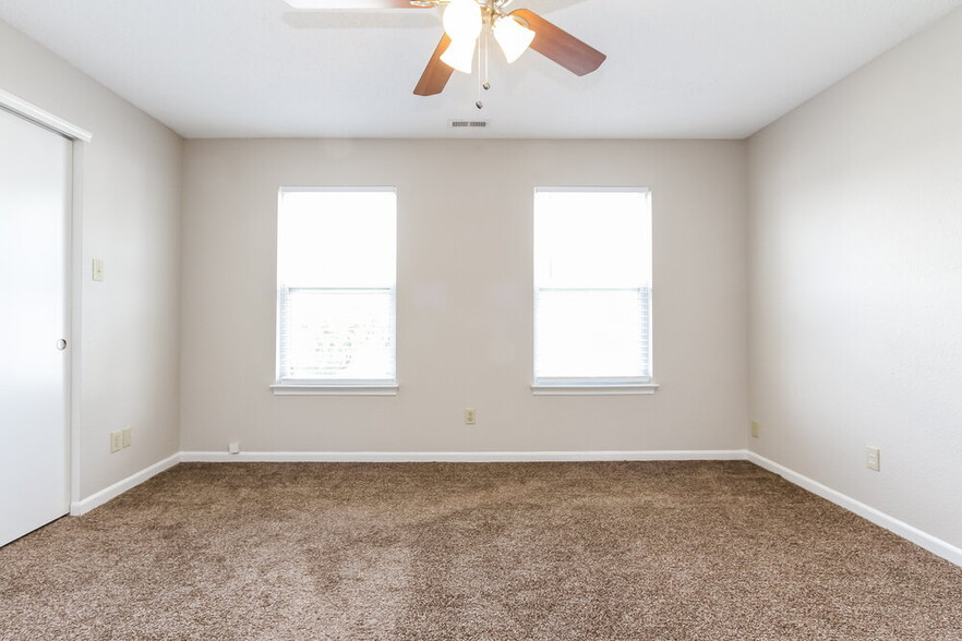 Building Photo - 4362 Fullwood Ct