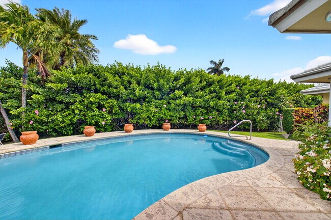 Building Photo - 30 Spanish River Dr