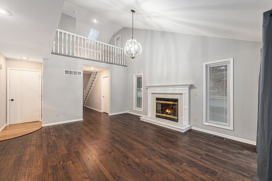 Building Photo - 6334 NW 82 Ct