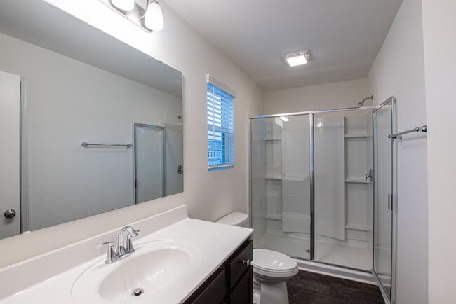 Building Photo - BEAUTIFUL 2 Bedroom Townhome in Midland - January Move In Special 1 Month Free