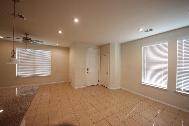 Building Photo - 2929 Harvester Ln